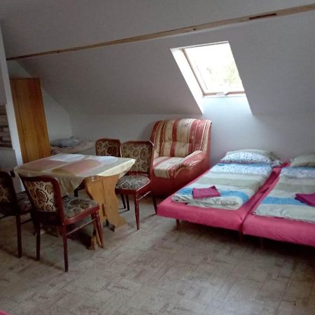 Apartman Police Nad Metuji Apartment Luaran gambar
