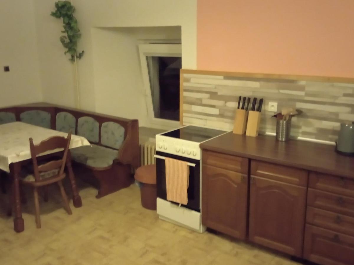 Apartman Police Nad Metuji Apartment Luaran gambar